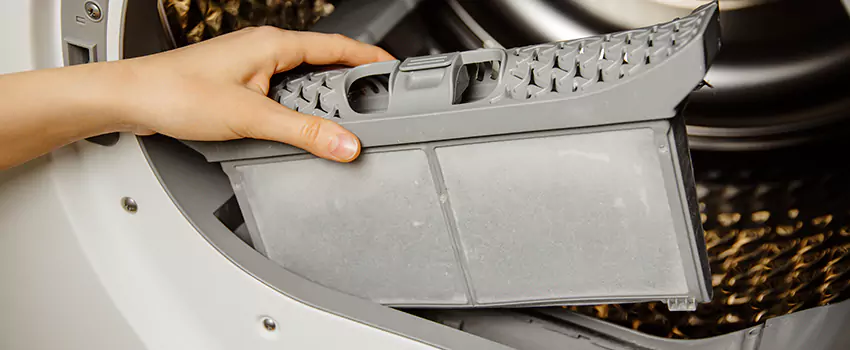 Signs Of A Clogged Dryer Lint Trap in Valrico, Florida